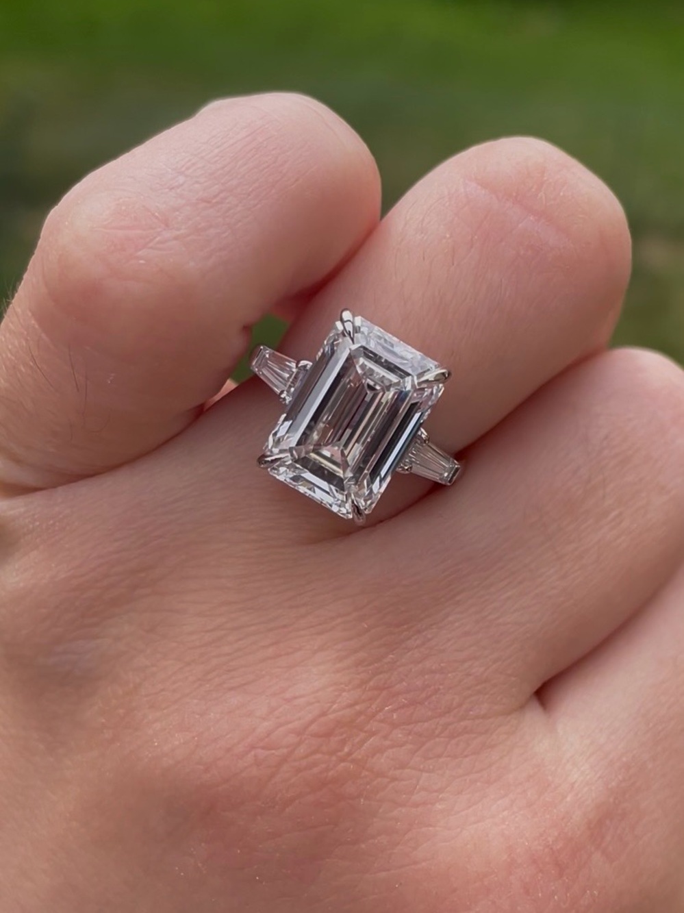 Exquisite 7 Carat Emerald-Cut Diamond Engagement Ring in Platinum - US 6